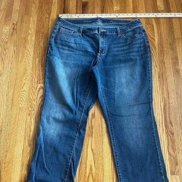 St. John’s Bay jeans - Picture 1 of 4